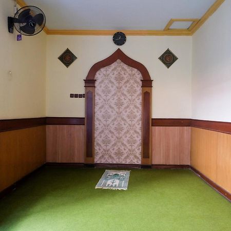 Urbanview Hotel Dedy Jaya Brebes Extérieur photo