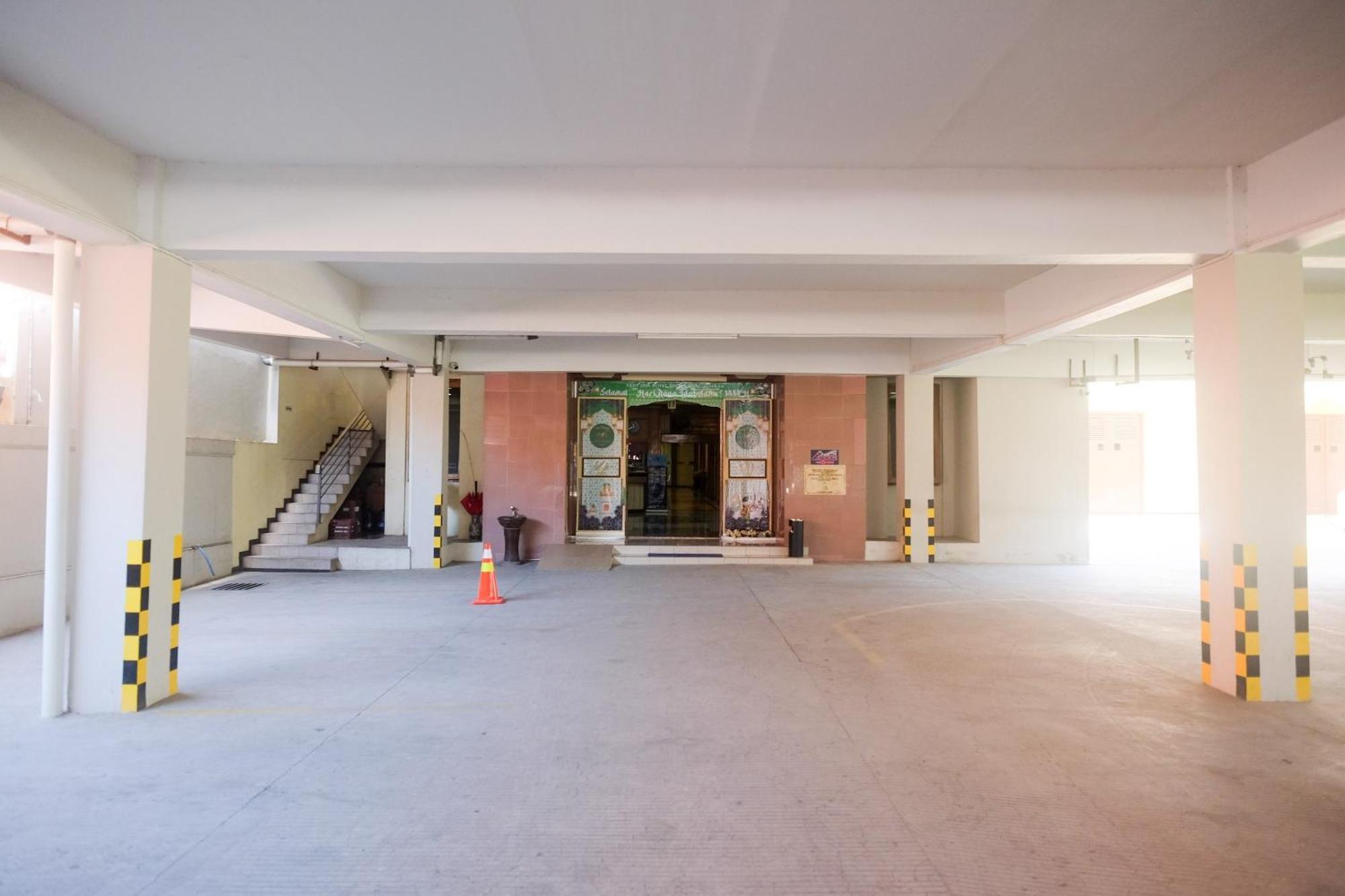Urbanview Hotel Dedy Jaya Brebes Extérieur photo
