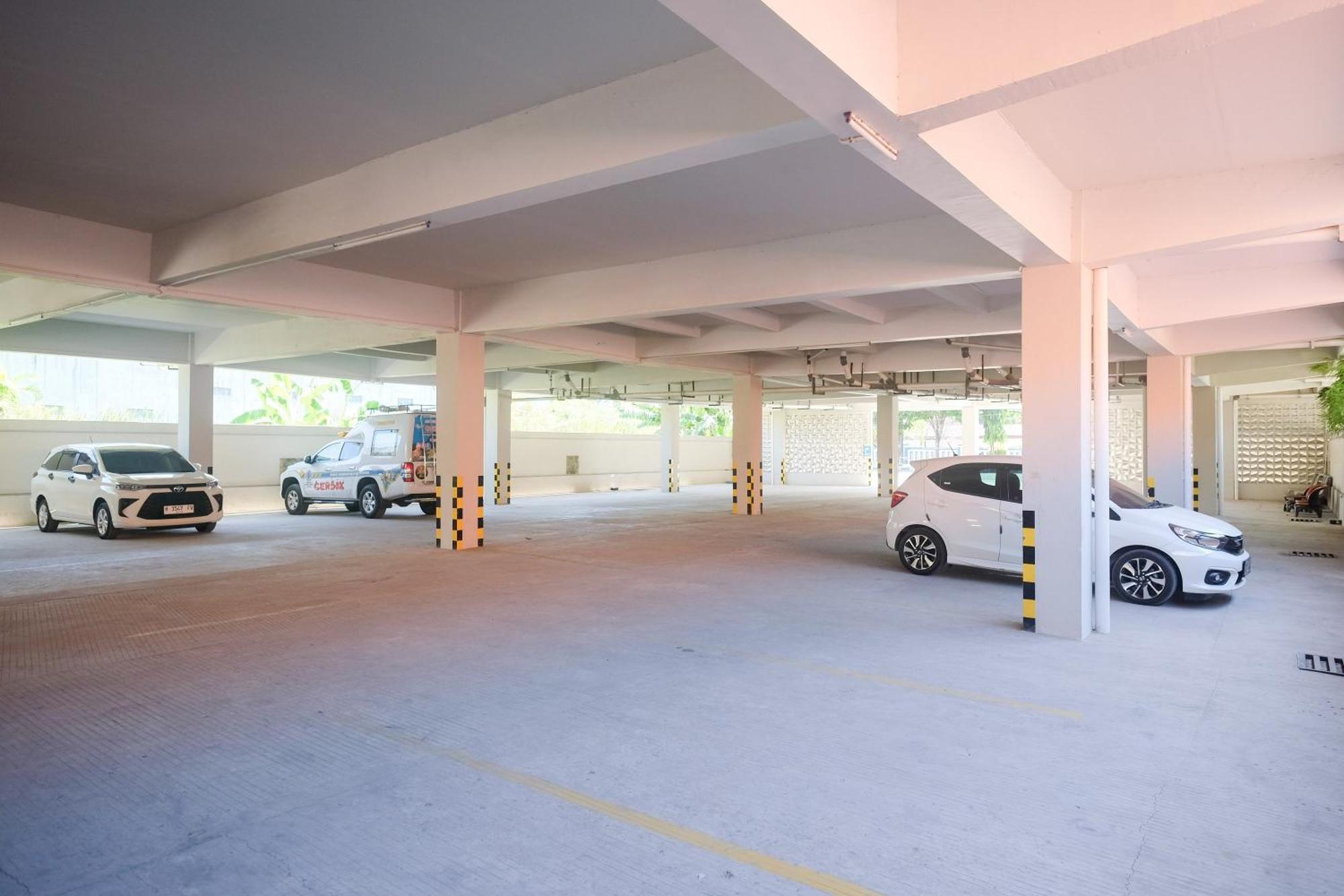 Urbanview Hotel Dedy Jaya Brebes Extérieur photo