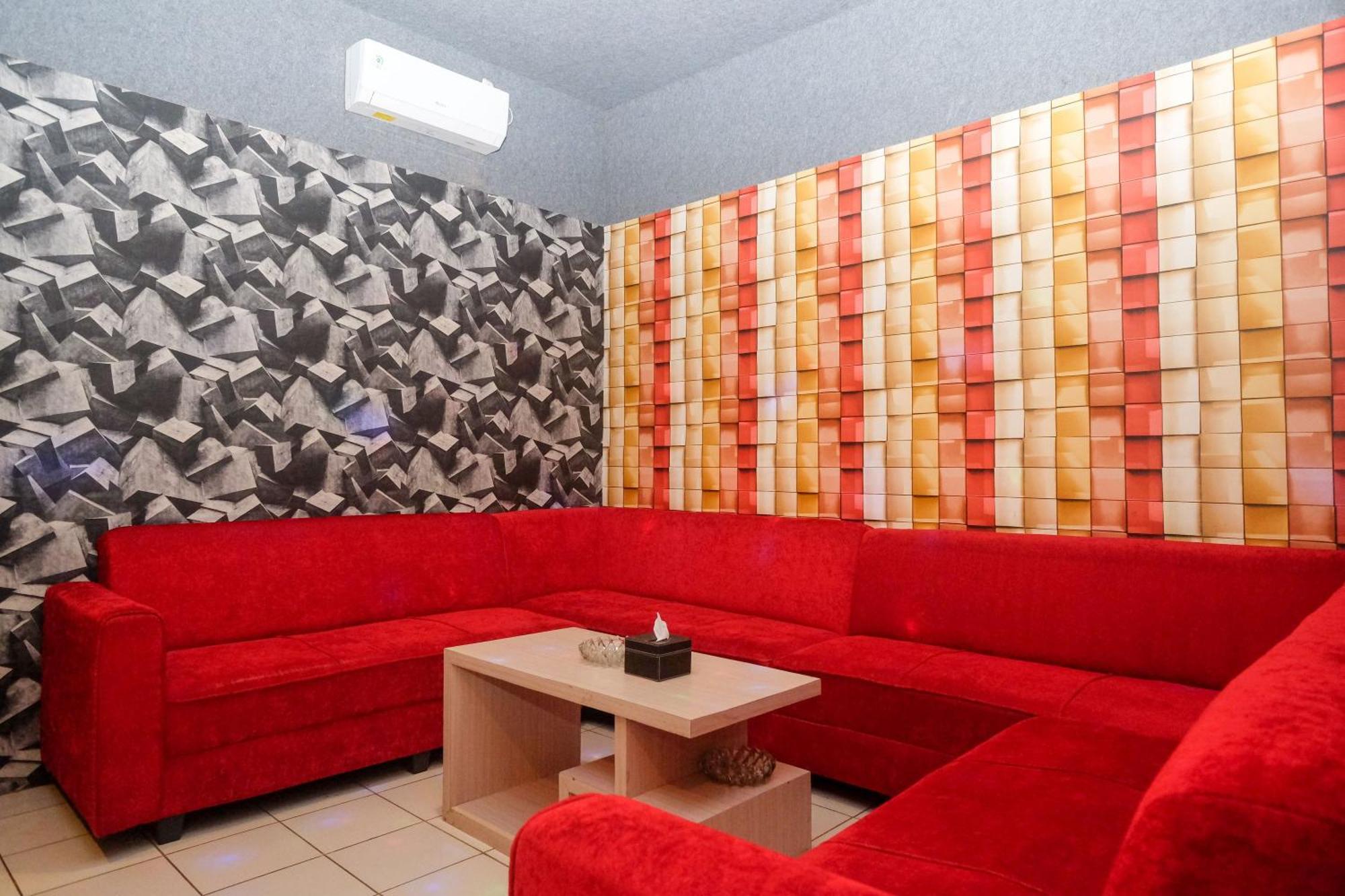 Urbanview Hotel Dedy Jaya Brebes Extérieur photo
