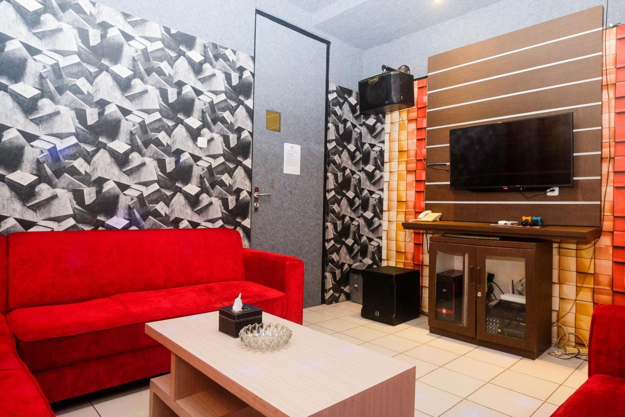 Urbanview Hotel Dedy Jaya Brebes Extérieur photo