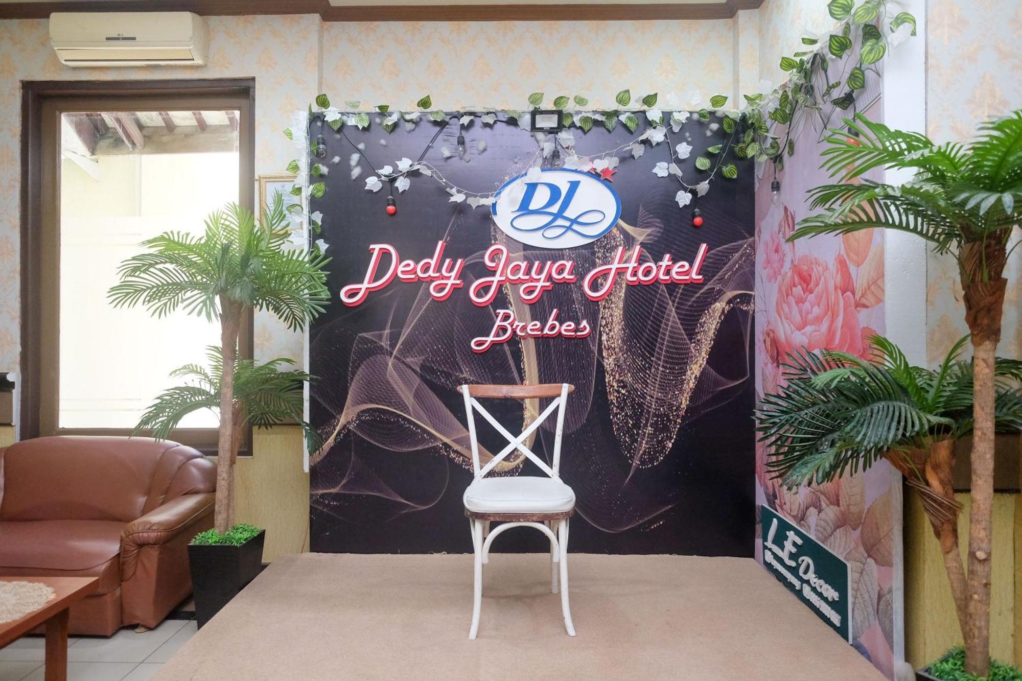 Urbanview Hotel Dedy Jaya Brebes Extérieur photo