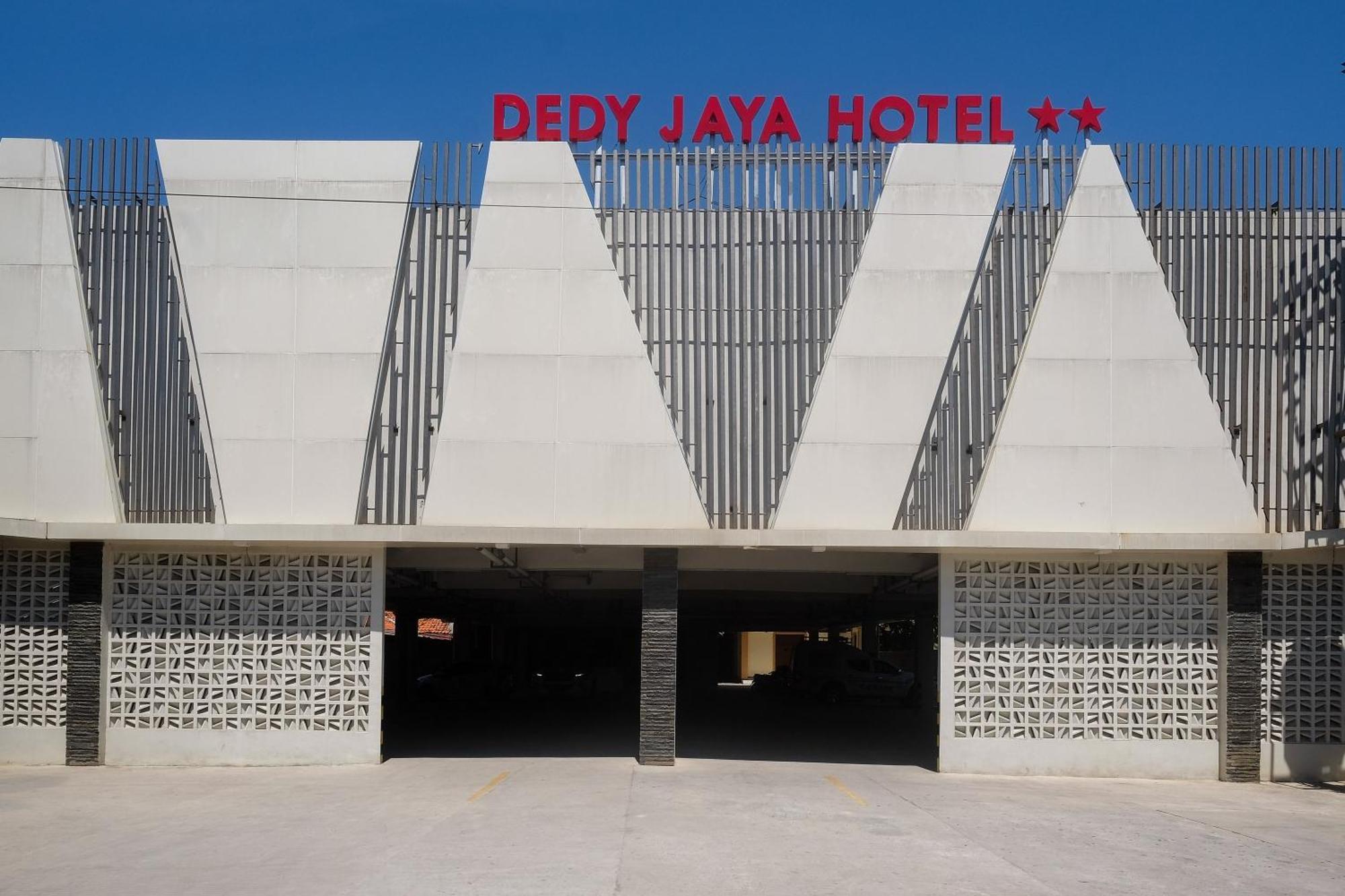 Urbanview Hotel Dedy Jaya Brebes Extérieur photo