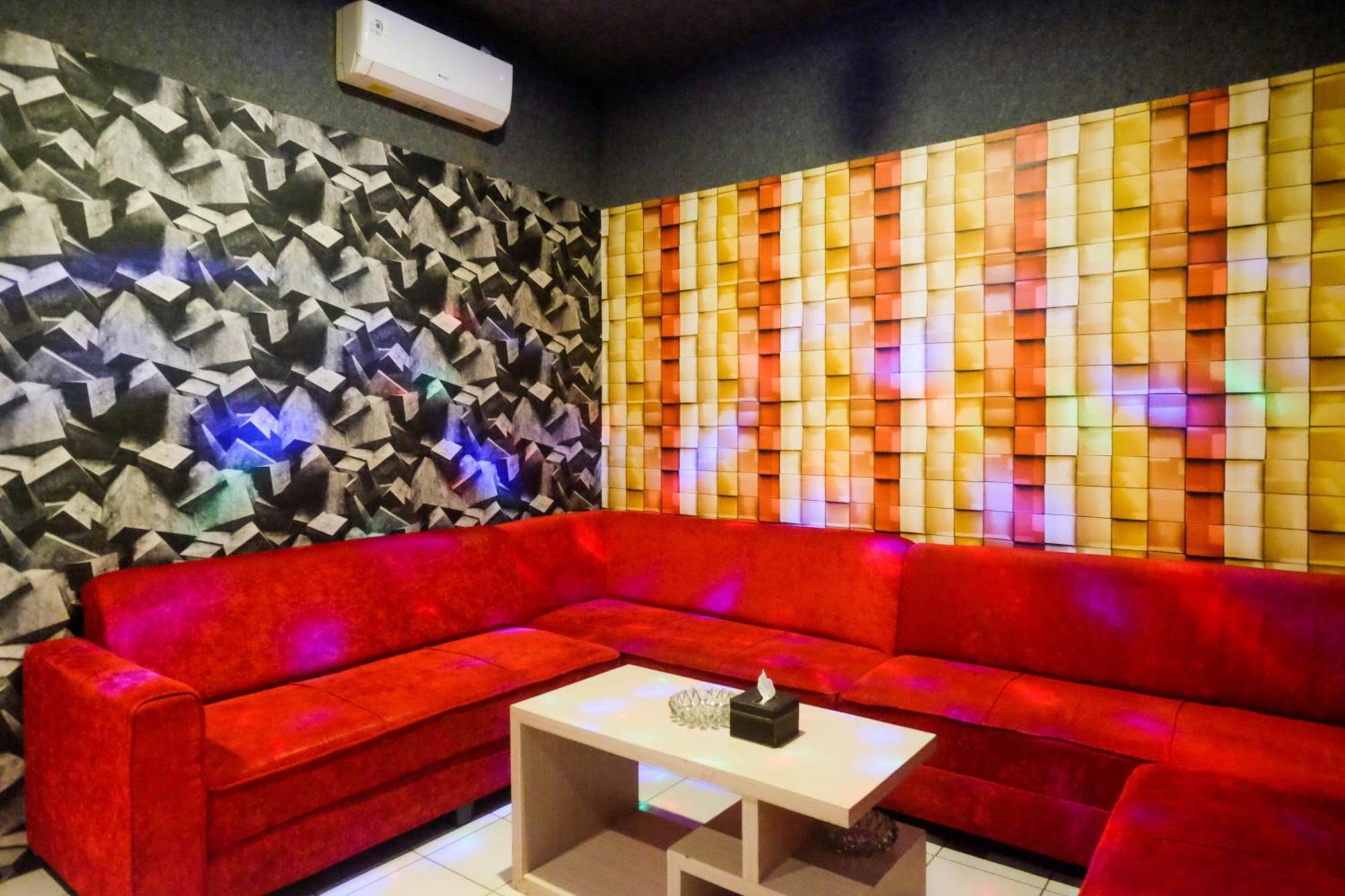 Urbanview Hotel Dedy Jaya Brebes Extérieur photo