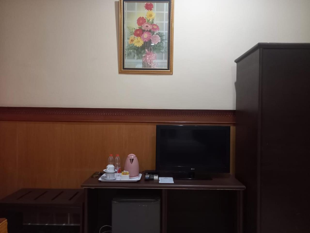 Urbanview Hotel Dedy Jaya Brebes Extérieur photo